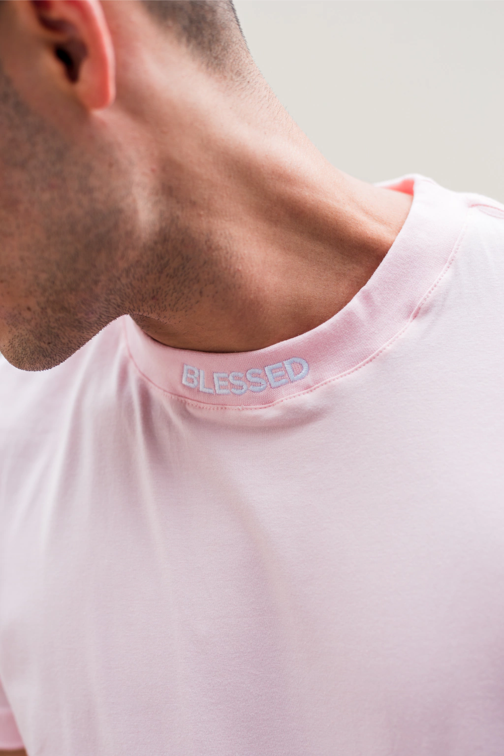 Camiseta Longline Premium Collar Blessed