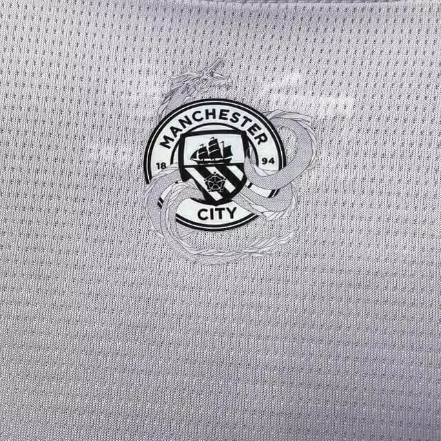 Camisa Tailandesa Puma Manchester City “Ano do Dragão de Madeira” 24/25