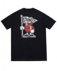 CAMISETA STRANGER COLLEGE FLAG