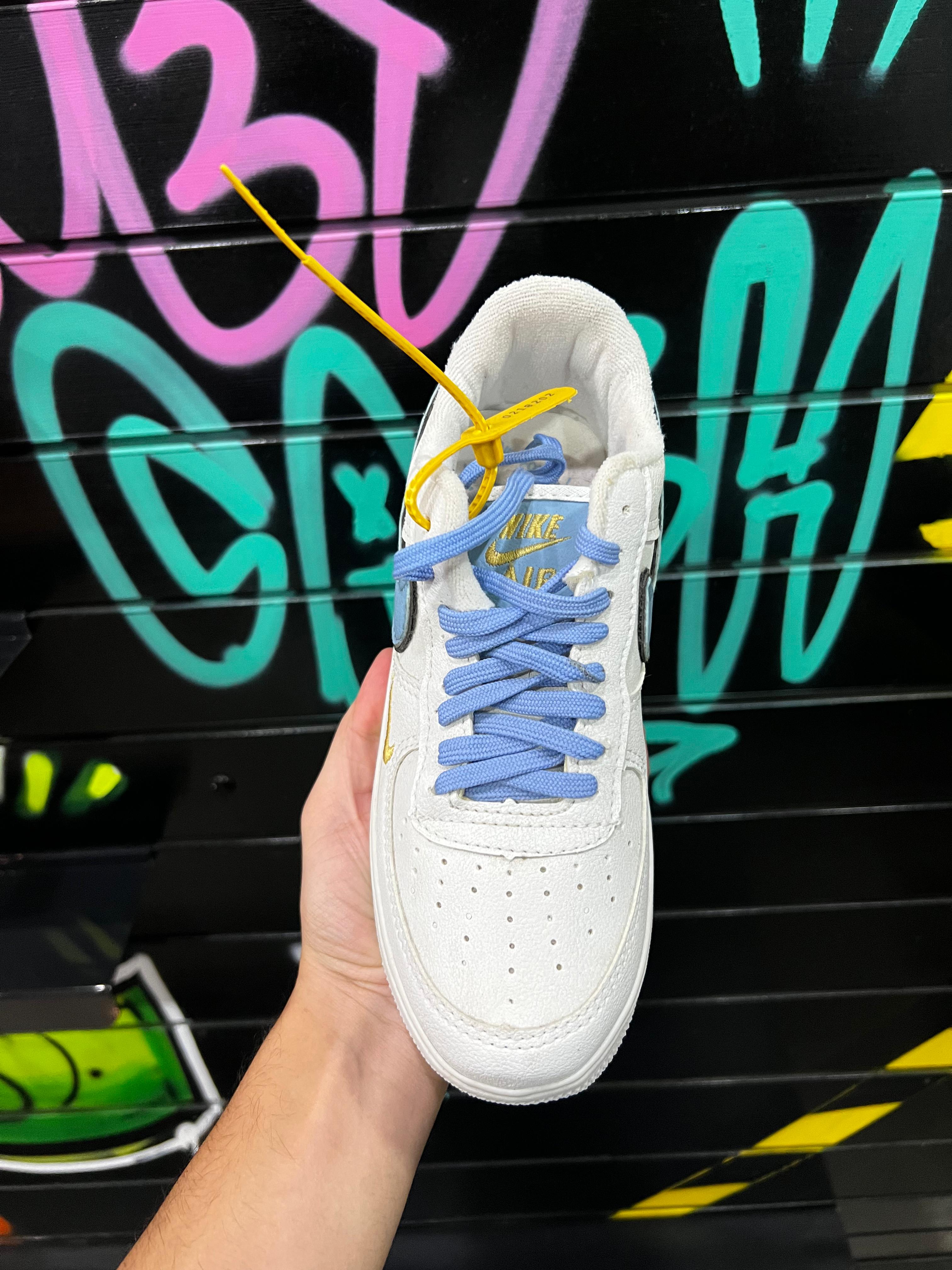 Tênis Nike Air Force - Branco e Azul