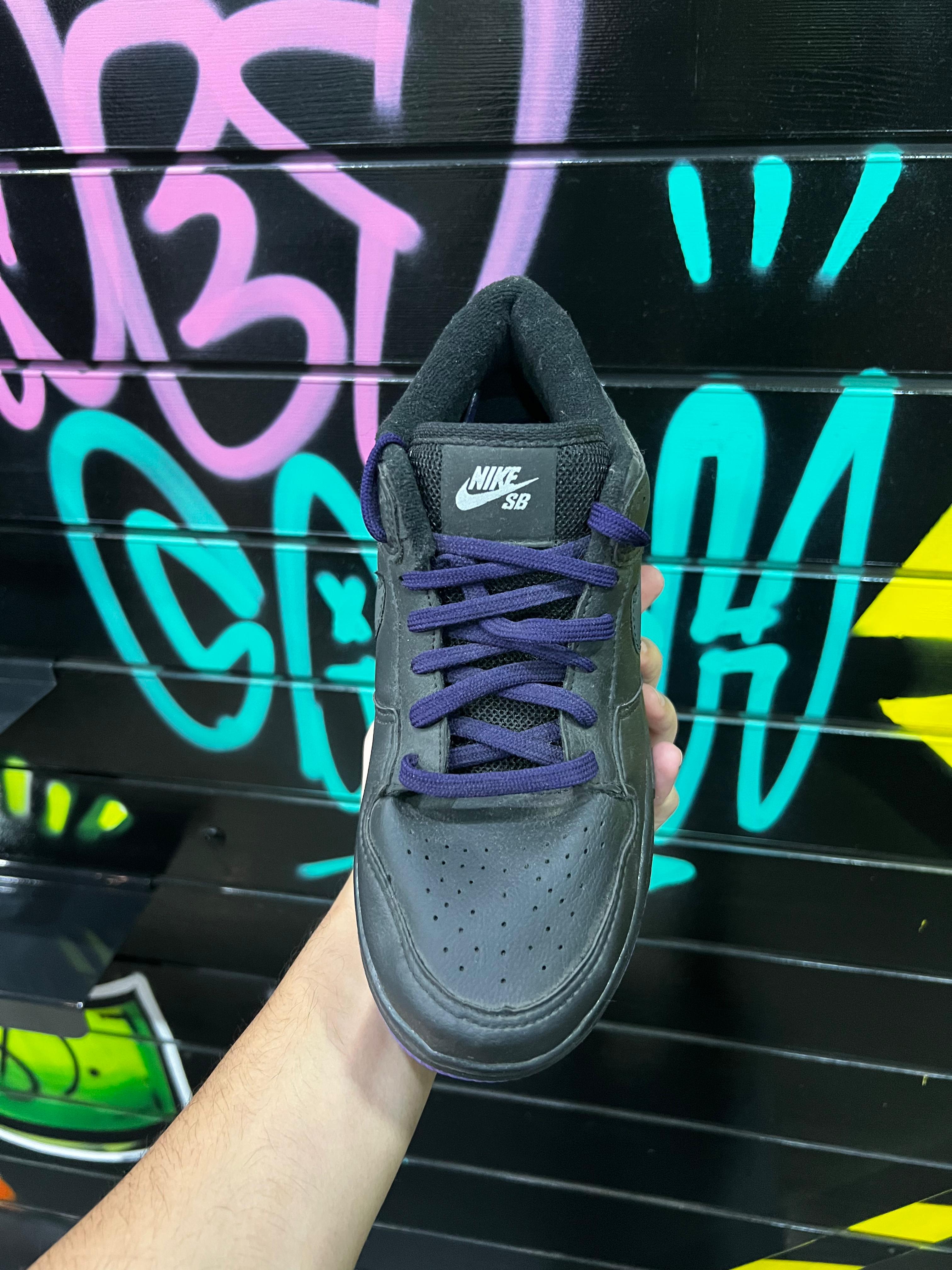 Tênis Nike SB First Avenue Low - Preta e Roxo