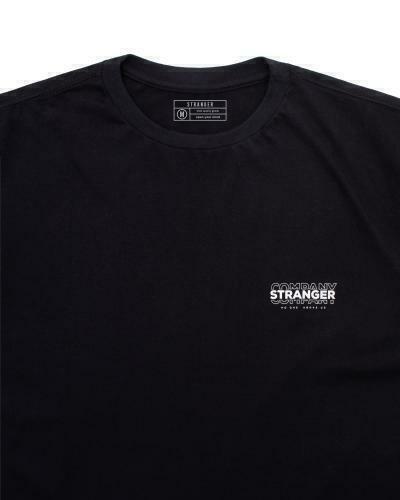 CAMISETA STRANGER VERTICAL ART