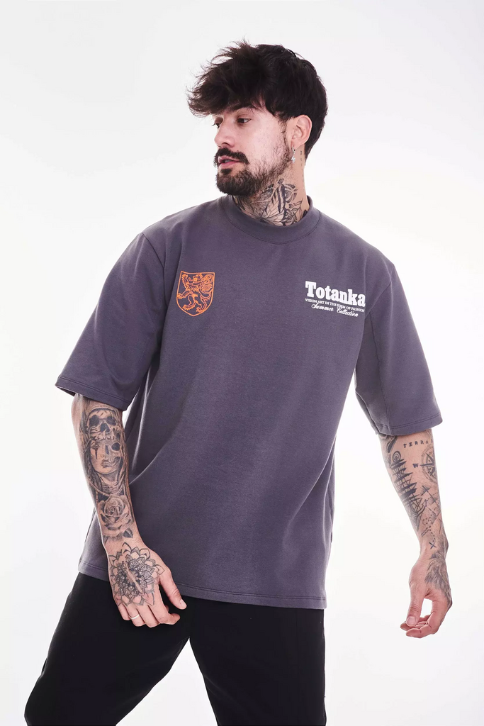 CAMISETA OVERSIZED TOTANKA FORM OF FASHION